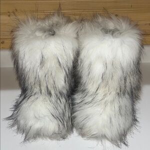 Snooki White Faux Fur Boots